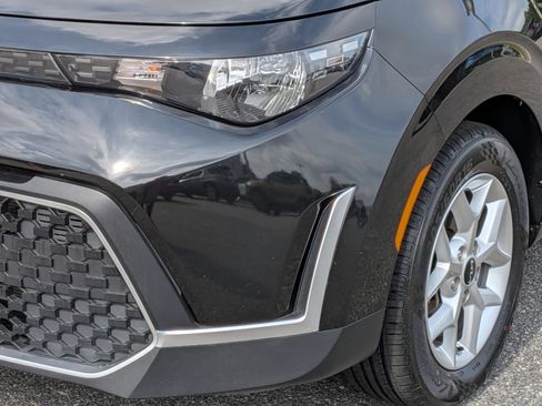 Used 2024 Kia Soul LX w/ Option Group 015 FWD image 9