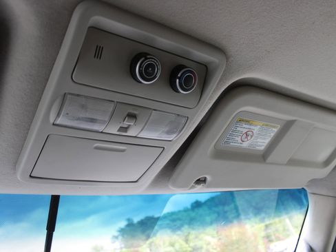 Used 2020 Nissan NV 3500 SL RWD image 29