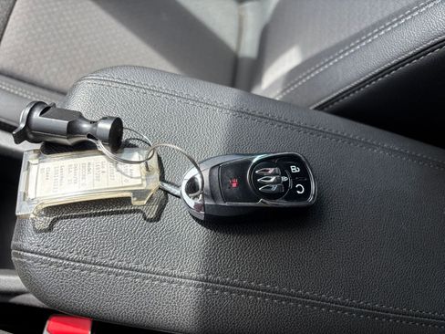 Used 2025 Buick Encore GX Preferred image 22