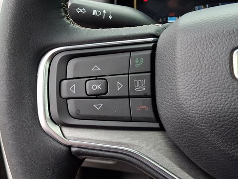 Used 2023 Jeep Wagoneer Series II w/ Convenience Group I AWD/4WD image 19