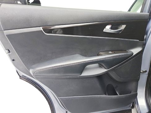 Used 2020 Kia Sorento LX image 21