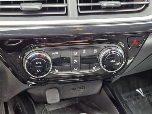 Certified 2024 Chevrolet Trax RS w/ Sunroof Package image 22