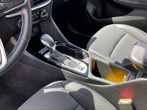 Used 2025 Buick Encore GX Preferred FWD image 16