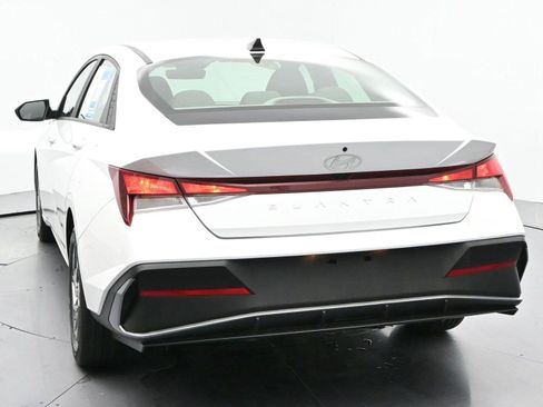 Used 2024 Hyundai Elantra SEL FWD image 6