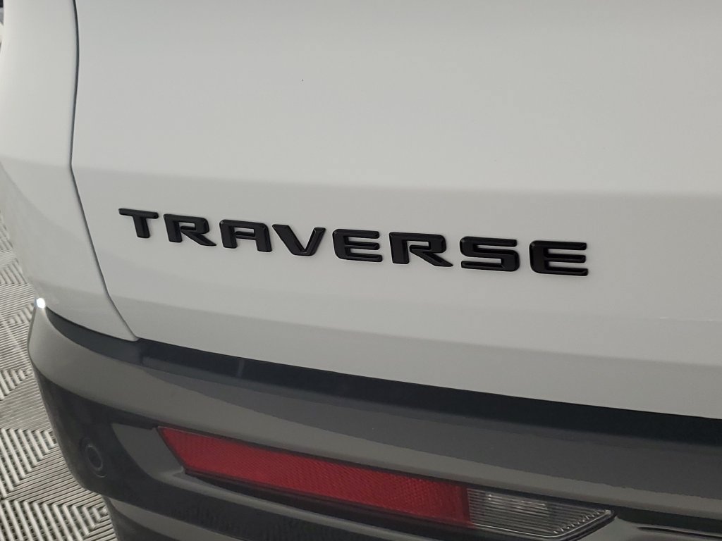 New 2026 Chevrolet Traverse RS w/ LPO, Floor Liner Package FWD image 31
