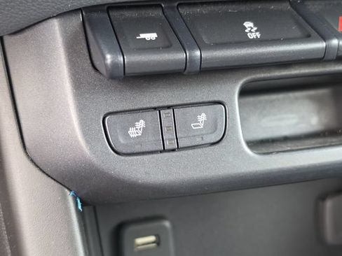 Used 2018 Chevrolet Colorado Z71 AWD/4WD image 30