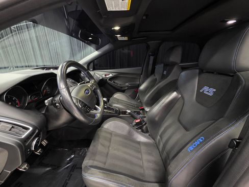 Used 2017 Ford Focus RS AWD/4WD image 19