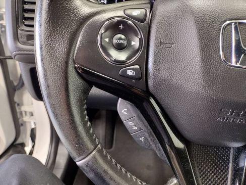 Used 2021 Honda HR-V Sport image 25