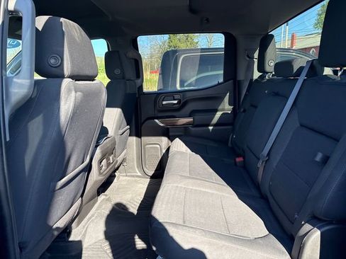 Used 2022 Chevrolet Silverado 1500 LT Trail Boss image 9