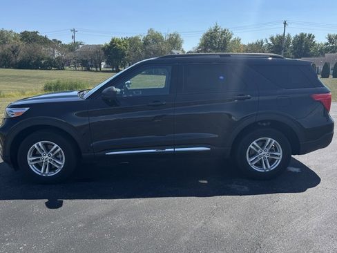 Used 2023 Ford Explorer XLT w/ Equipment Group 202A image 4