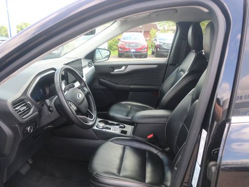 Certified 2024 Ford Escape Platinum AWD/4WD image 33