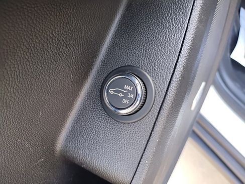 Used 2020 Chevrolet Traverse RS image 24