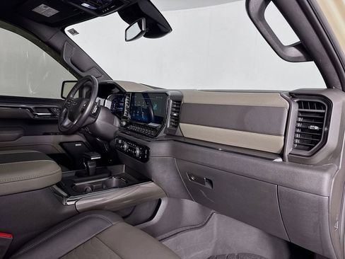 Used 2023 Chevrolet Silverado 1500 ZR2 image 31