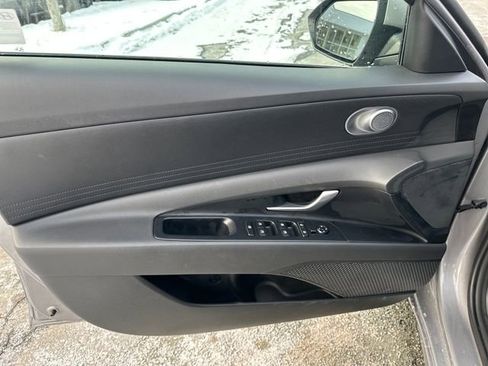 Certified 2025 Hyundai Elantra Blue image 10