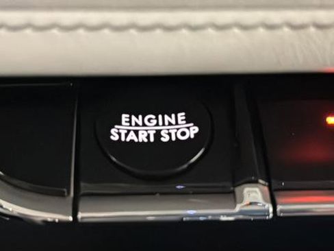 Used 2025 Lincoln Aviator AWD image 23