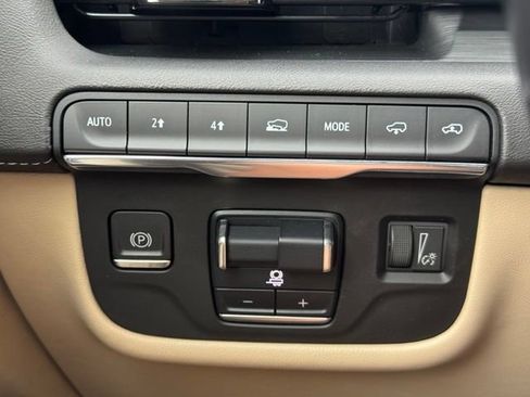 Certified 2021 Cadillac Escalade Premium Luxury w/ Driver Assist Tech Package AWD/4WD image 38