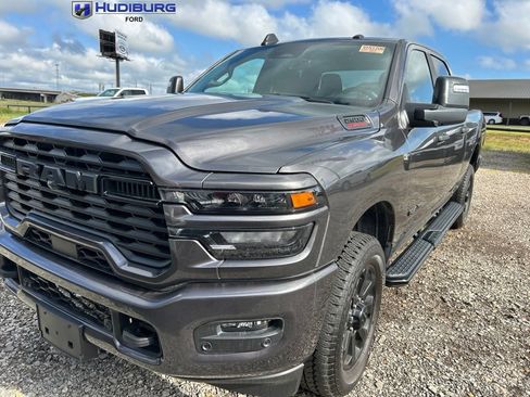 Used 2025 RAM 2500 Big Horn AWD/4WD image 1