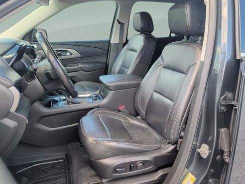 Used 2019 Chevrolet Traverse LT w/ LPO, Floor Liner Package AWD/4WD image 14