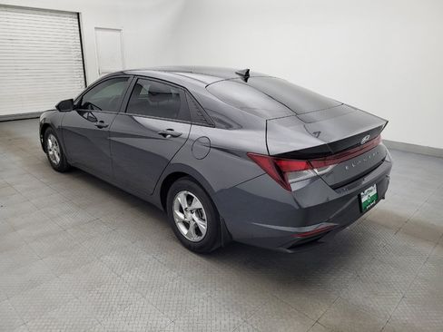 Used 2022 Hyundai Elantra SE image 3