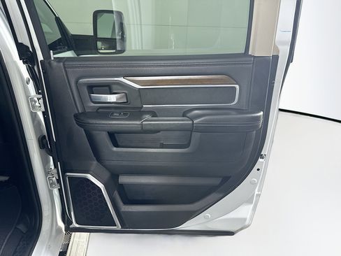 Used 2024 RAM 2500 Laramie image 30