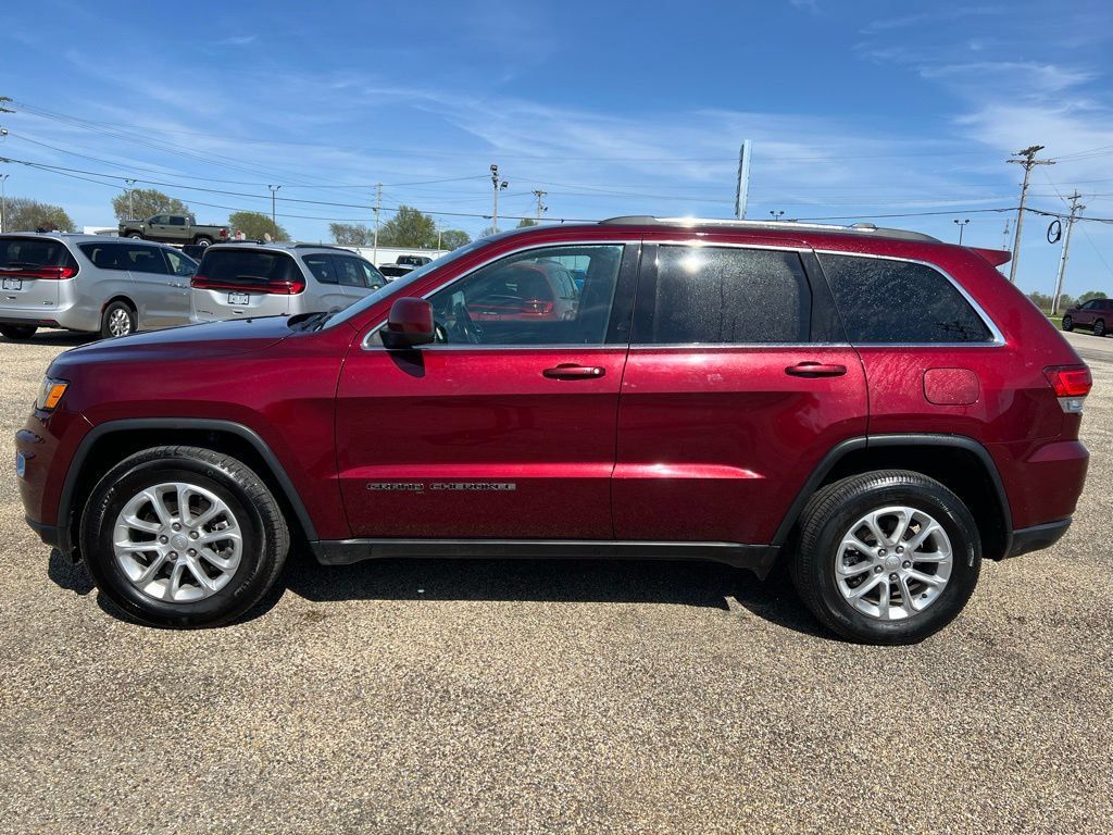 Used 2021 Jeep Grand Cherokee Laredo AWD/4WD image 2
