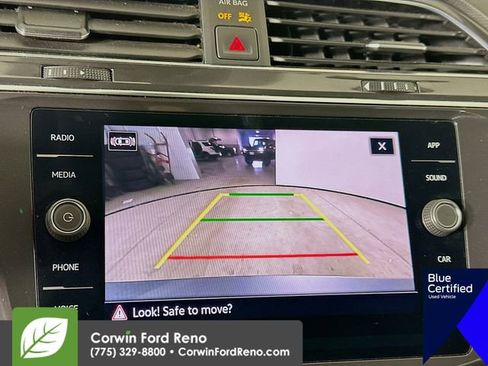 Used 2022 Volkswagen Tiguan SE image 17