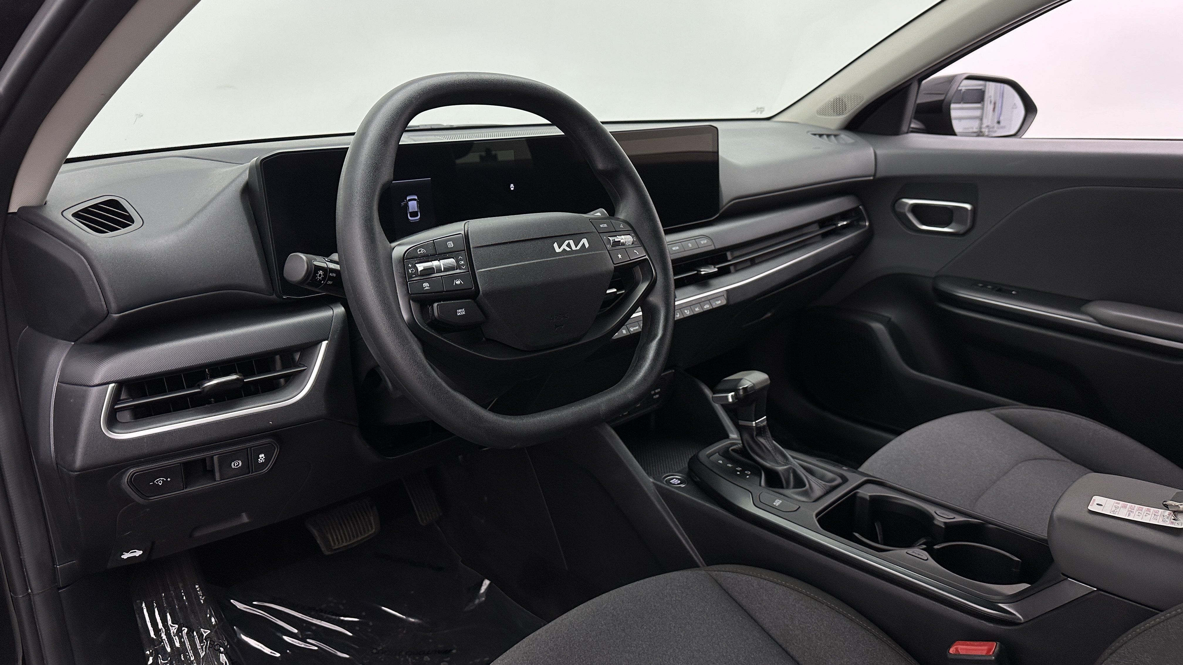 Used 2025 Kia K4 FWD image 11
