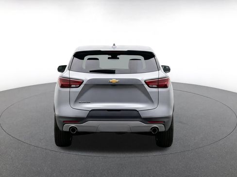 Used 2025 Chevrolet Blazer LT FWD image 8