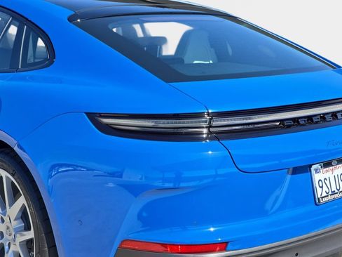 Used 2025 Porsche Panamera 4 AWD/4WD image 38