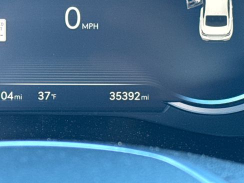 Used 2025 Genesis G70 2.5T image 24