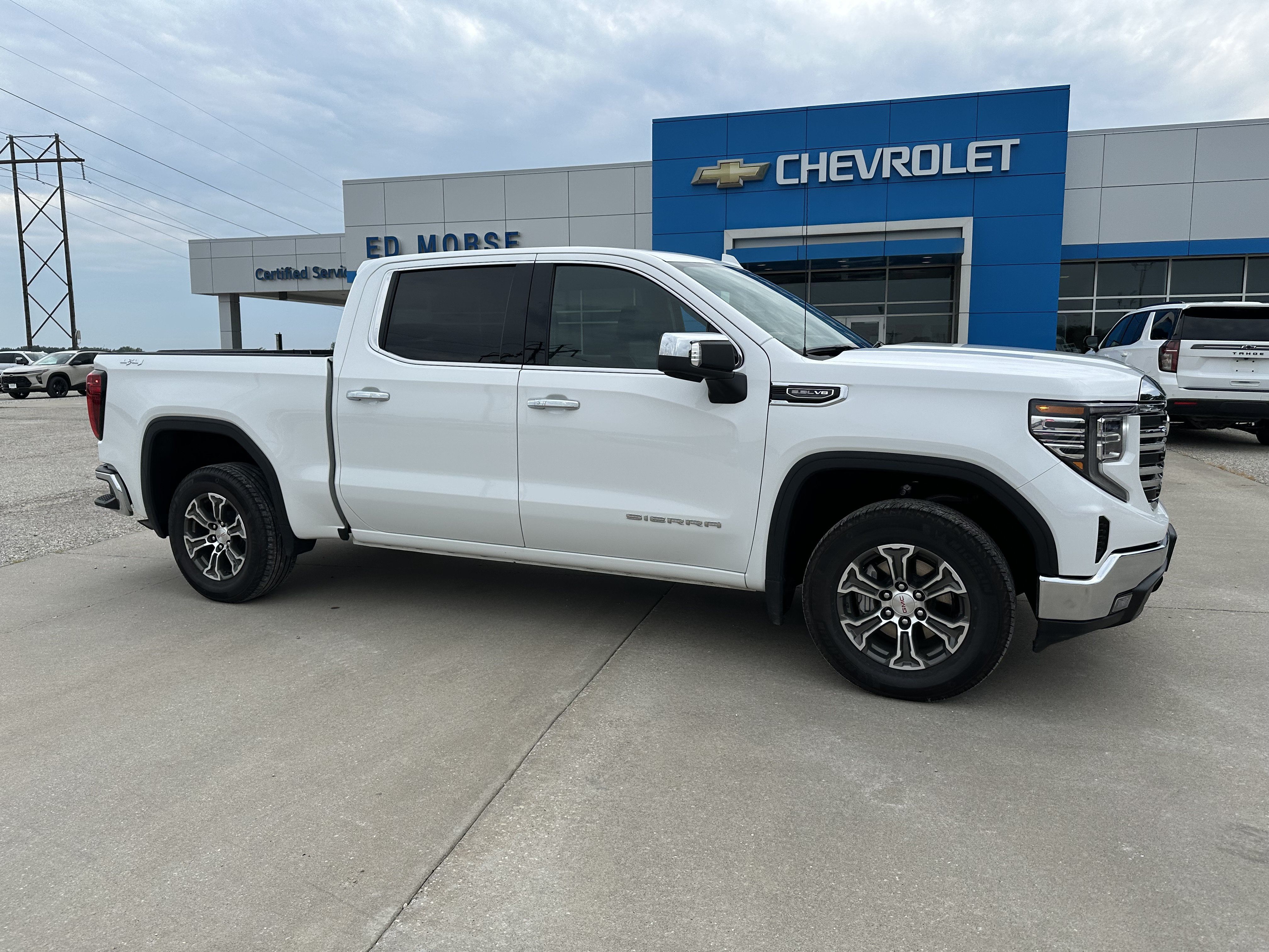 Certified 2026 GMC Sierra 1500 SLT AWD/4WD image 3