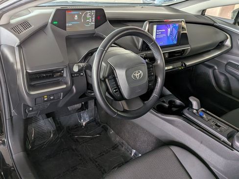 Used 2024 Toyota Prius LE FWD image 10