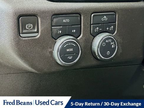 Used 2022 Chevrolet Silverado 1500 LT image 12