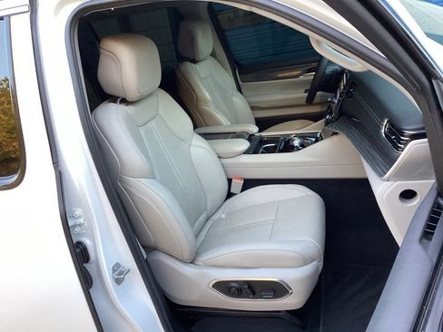 Used 2022 Jeep Wagoneer Series II w/ Premium Group I image 35