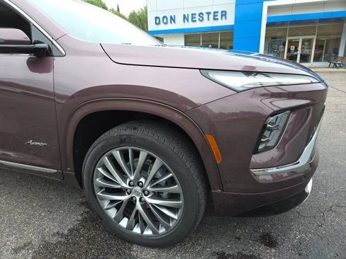 Used 2025 Buick Enclave Avenir w/ Super Cruise Package AWD/4WD image 35