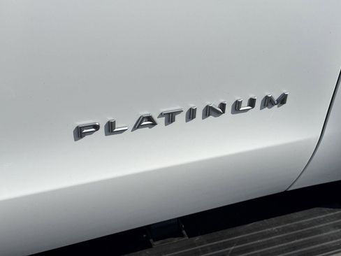 Certified 2025 Ford Expedition Platinum AWD/4WD image 15