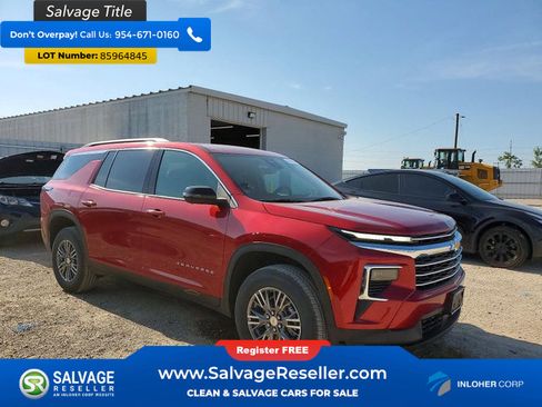 Used 2026 Chevrolet Traverse LT w/ Driver Confidence Package FWD image 5