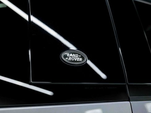 Used 2023 Land Rover Defender 130 SE image 25