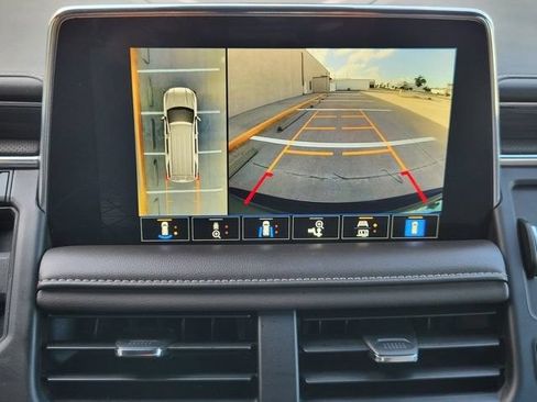 Used 2024 GMC Yukon SLT w/ SLT Premium Package RWD image 15