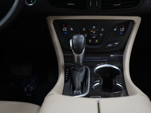 Used 2020 Buick Envision Essence AWD/4WD image 18