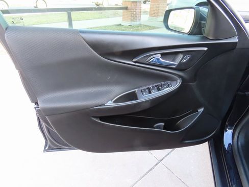 Used 2022 Chevrolet Malibu RS image 22