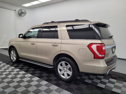 Used 2018 Ford Expedition XLT w/ Equipment Group 202A RWD image 3
