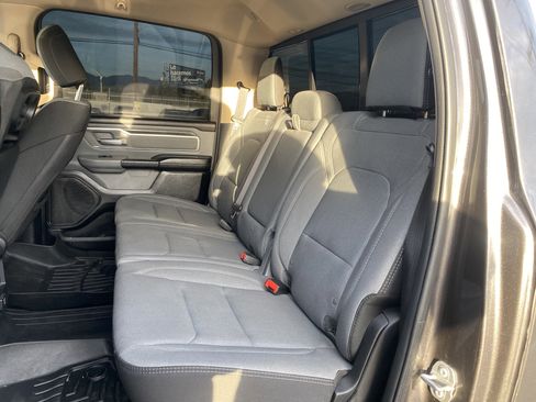 Used 2019 RAM 1500 Big Horn AWD/4WD image 15