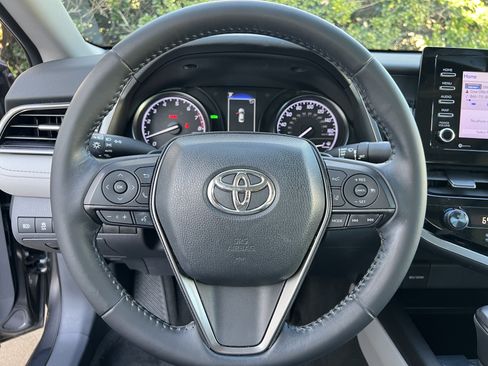 Used 2021 Toyota Camry SE w/ Convenience Package image 17