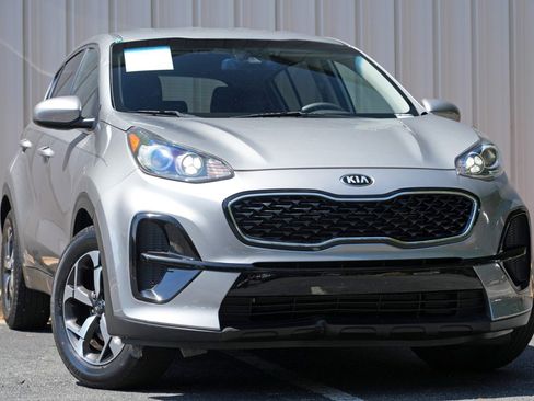 Used 2022 Kia Sportage LX FWD image 2
