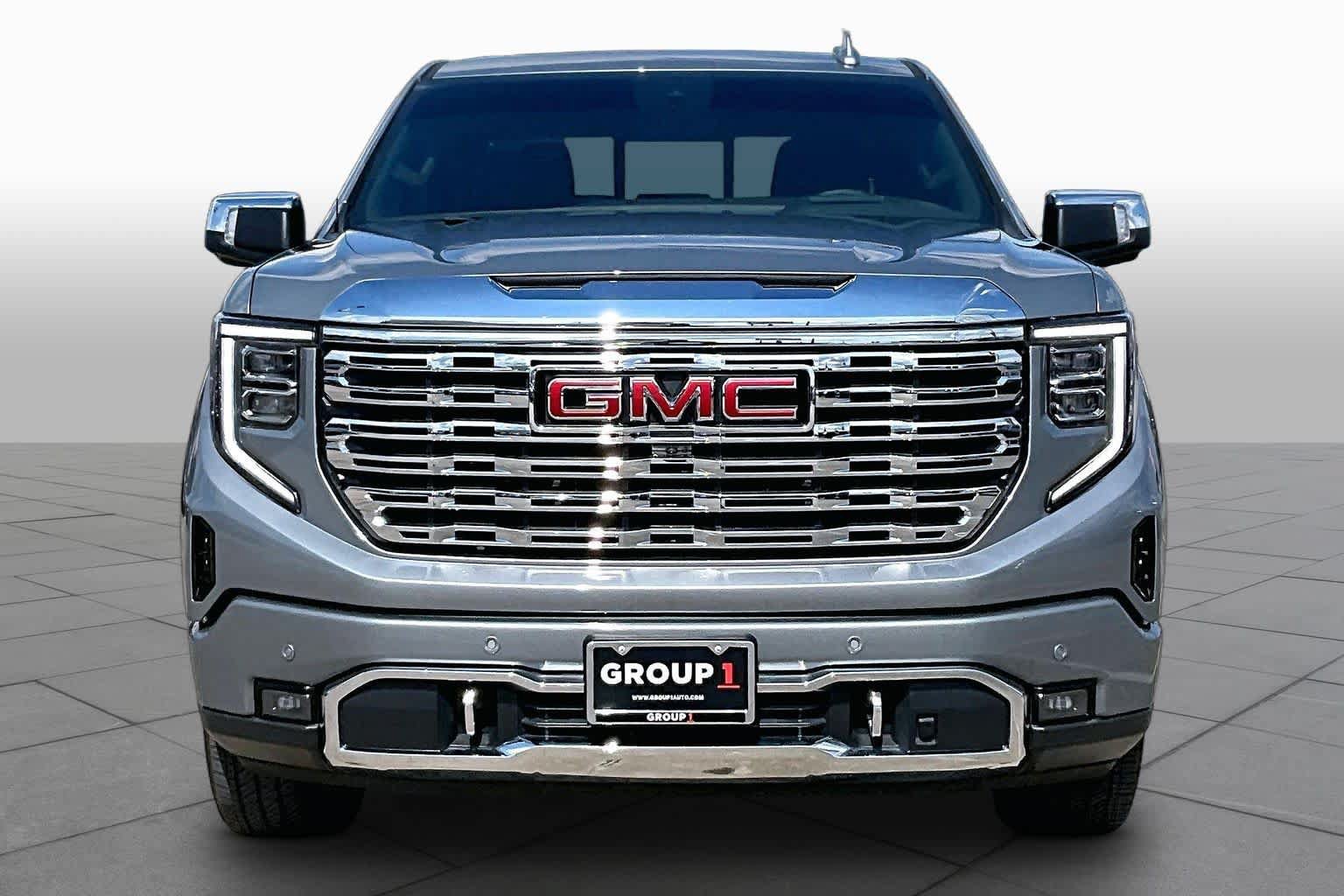 Used 2023 GMC Sierra 1500 Denali w/ Denali Reserve Package AWD/4WD image 4