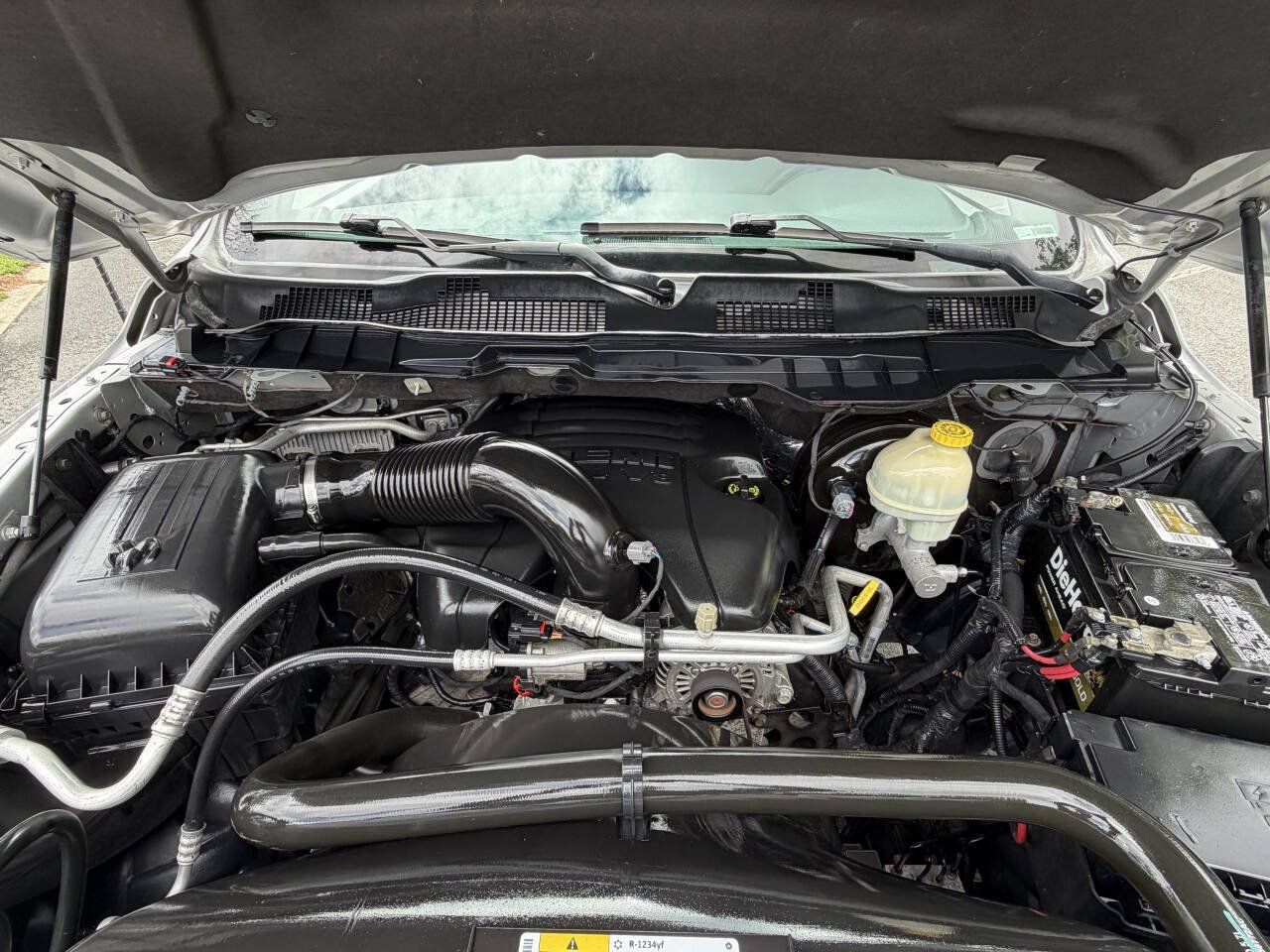 Used 2016 RAM 1500 Classic SLT AWD/4WD image 37