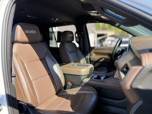 Used 2023 Chevrolet Tahoe High Country w/ Advanced Technology Package AWD/4WD image 26