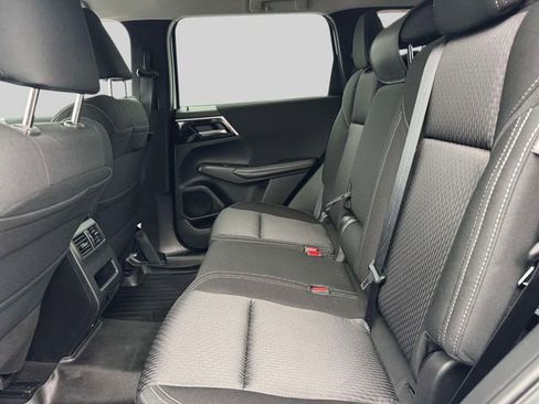 Used 2022 Mitsubishi Outlander ES image 16