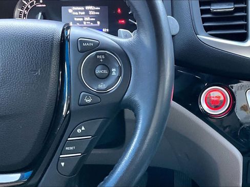 Used 2018 Honda Pilot Touring image 24